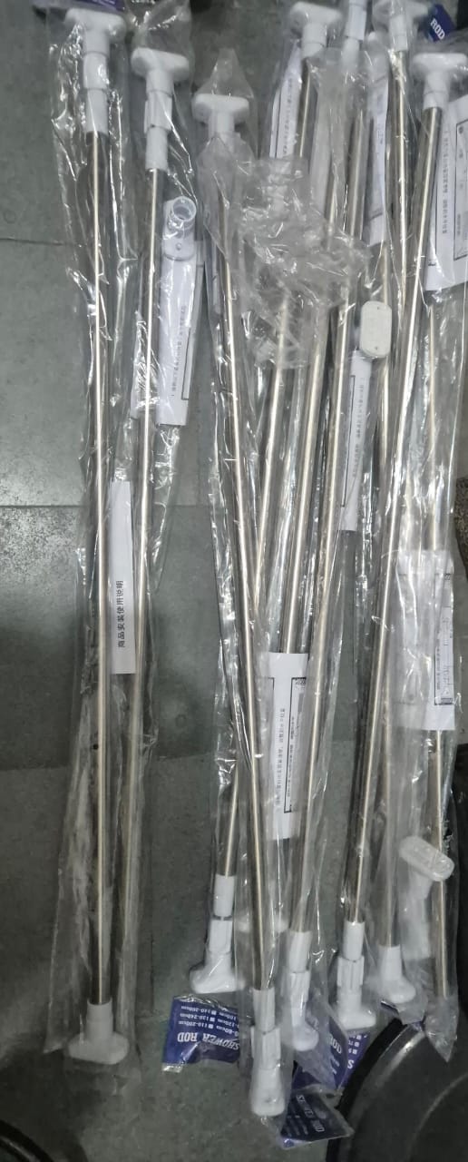 Curtain hanger